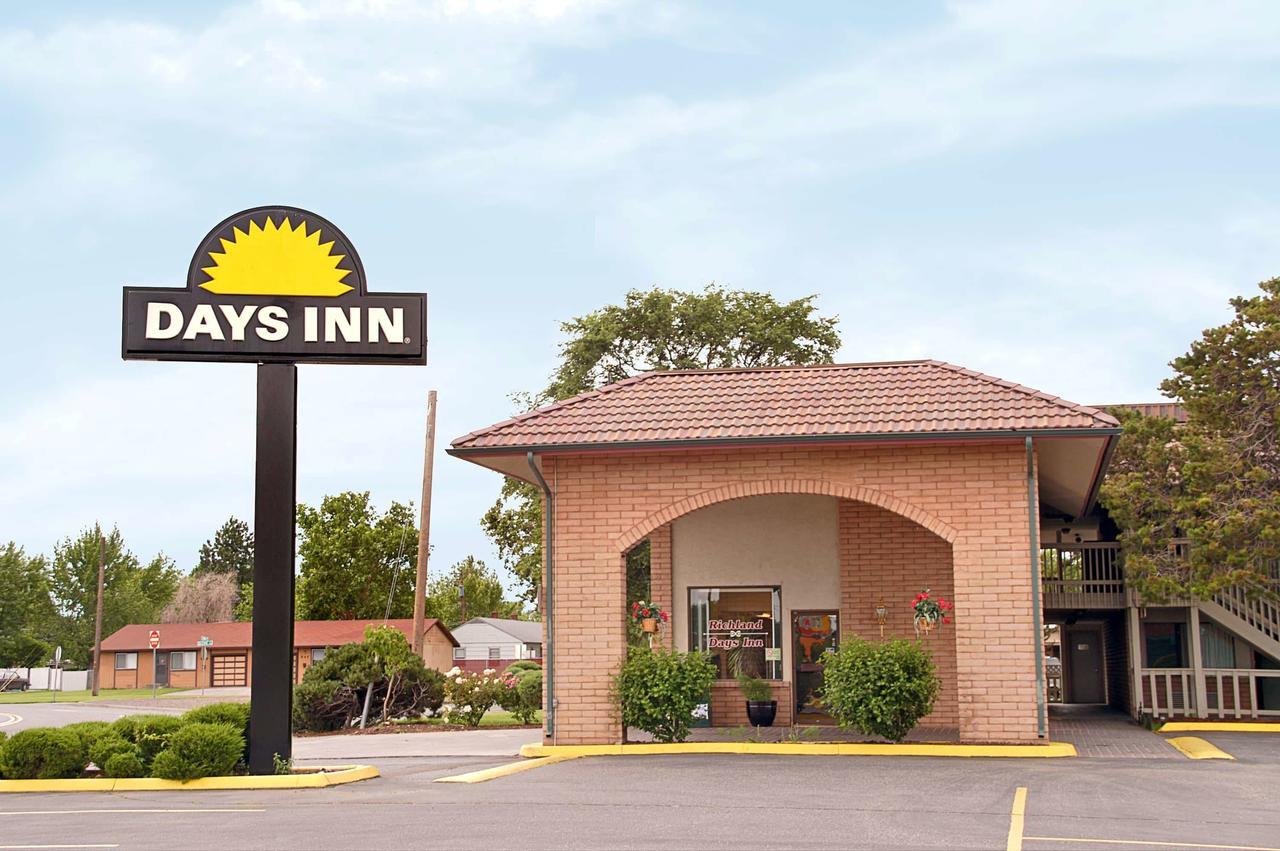Days Inn By Wyndham Richland Bagian luar foto